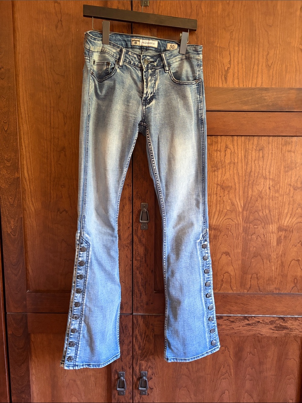 Vintage-Style WORNSTAR HELLRAISER Light Blue Unisex Jeans with Side Button Flare
